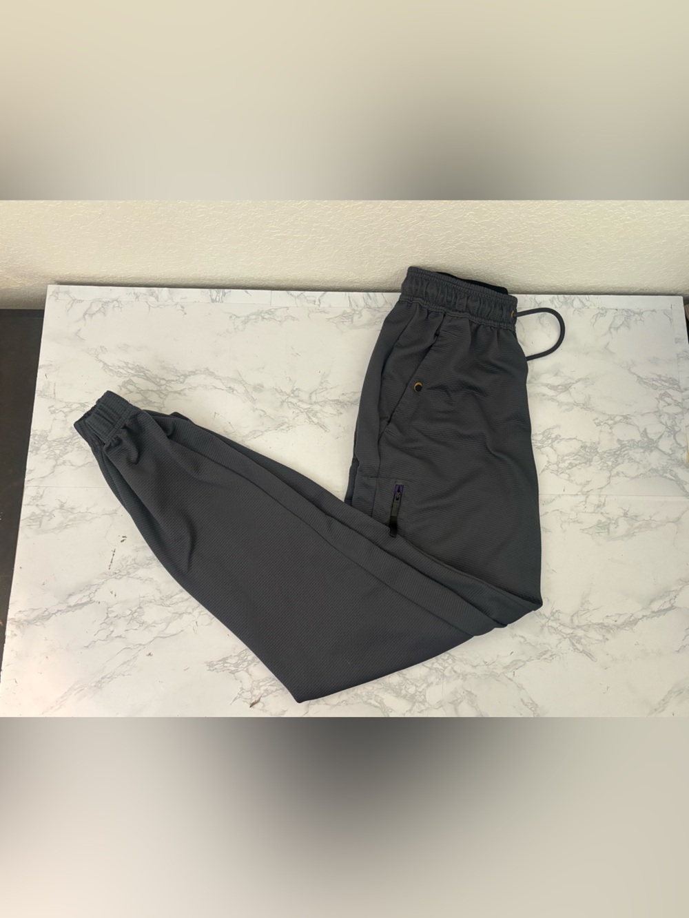 Reebok Men Size S Gray Joggers Athletic Drawstring Pants Zip Button Pockets